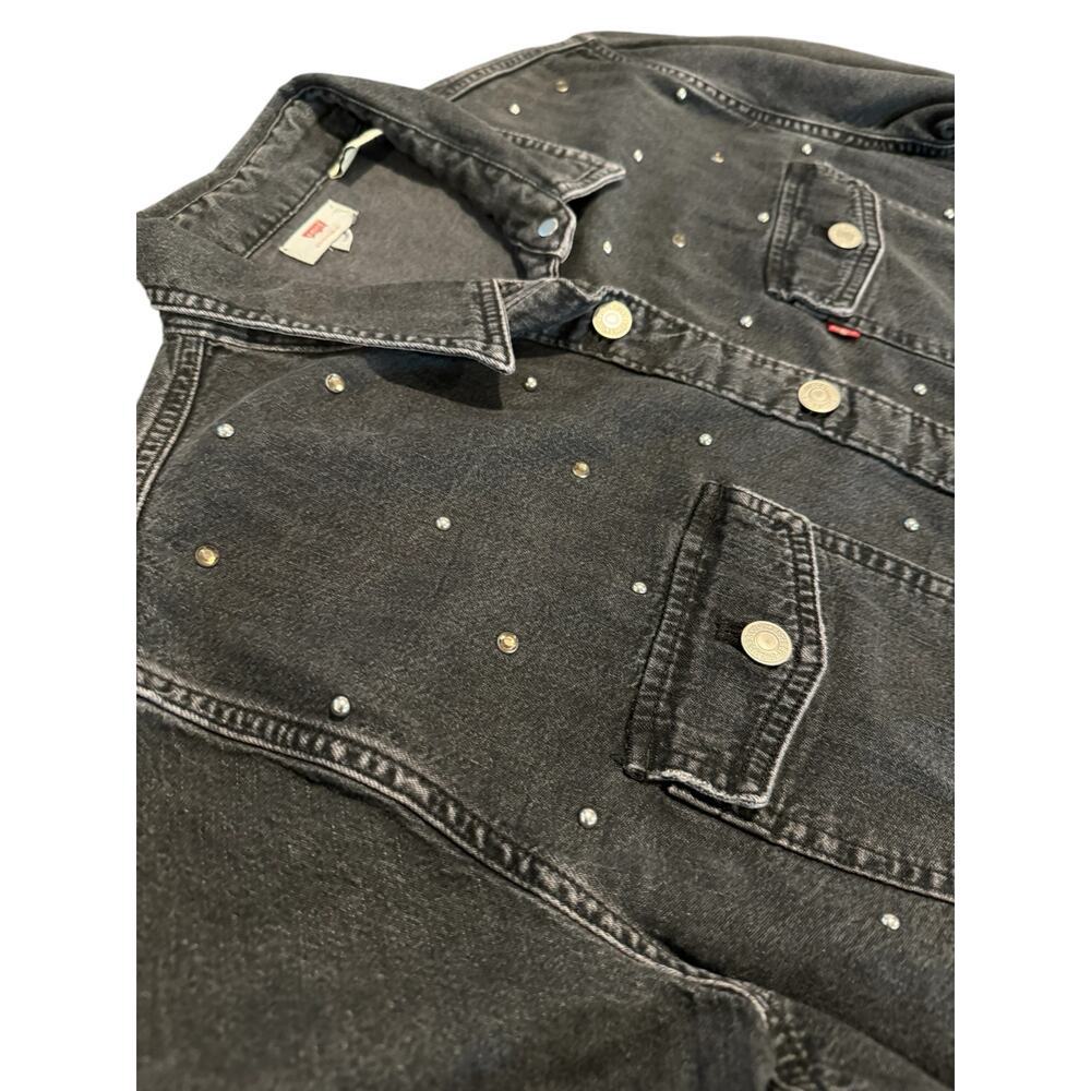 Levi’s Addison Studded Denim Jacket Women’s Small Washed Black Raw Hem Western - Picture 6 of 8